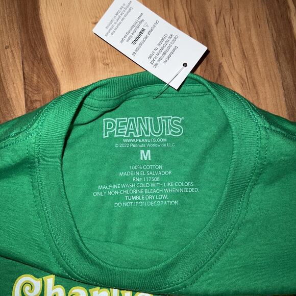 Charlie Brown Christmas T shirt Men’s Medium Green - Picture 2 of 3